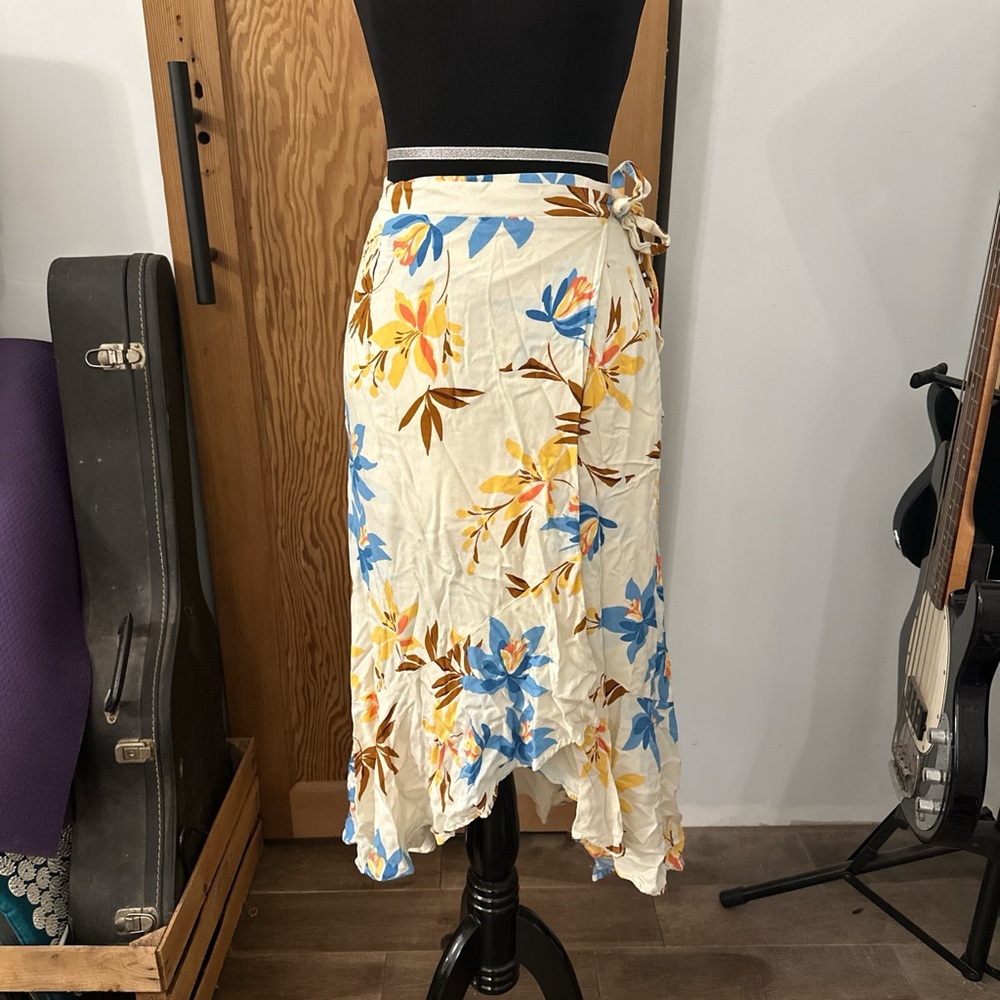 Forever 21 Cream and Blue Floral Midi Skirt